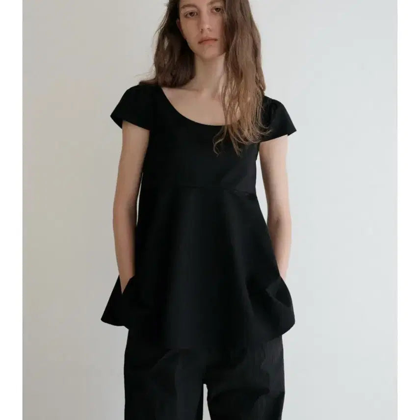 [BUNJANG] Sprinkle Crocus Lily Blouse Black / 스프링크로커스 릴리 블라우스 블랙