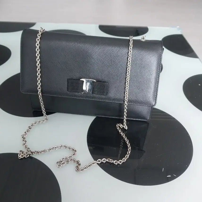 [SOLD OUT] 페라가모 지니백