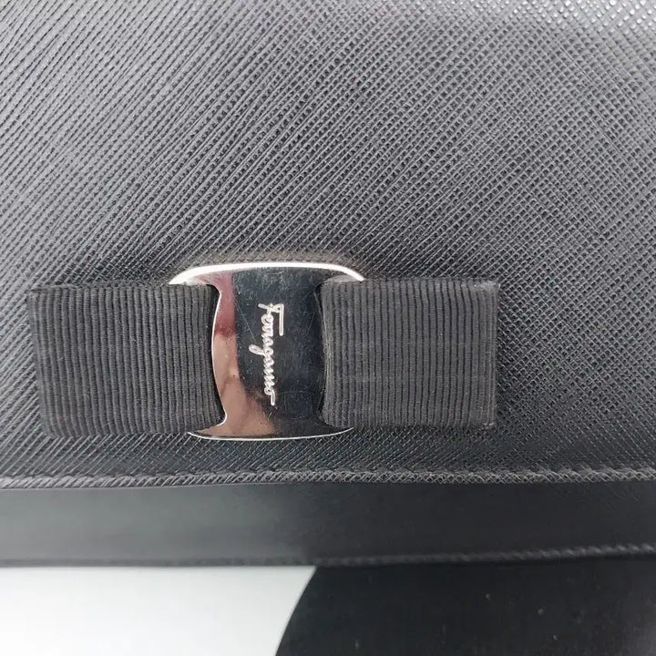 [SOLD OUT] 페라가모 지니백