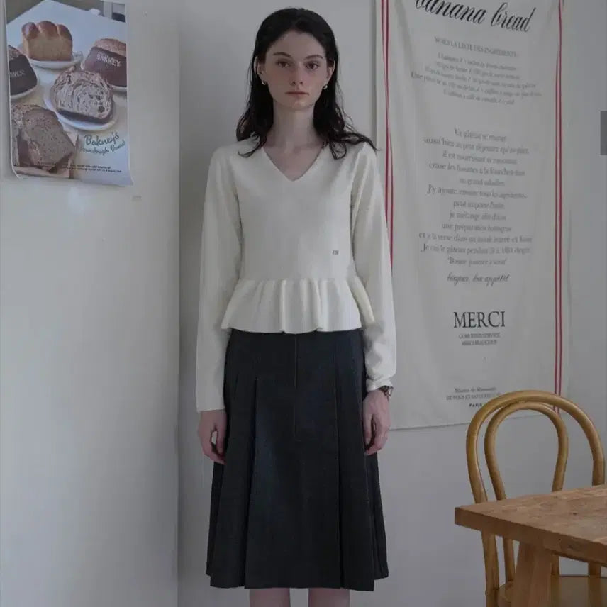 [BUNJANG] Deheve V-Neck Flare Shirring Knit Blouse / 드헤베 브이넥 플레어 셔링 니트 블라우스 무신사 29cm deheve