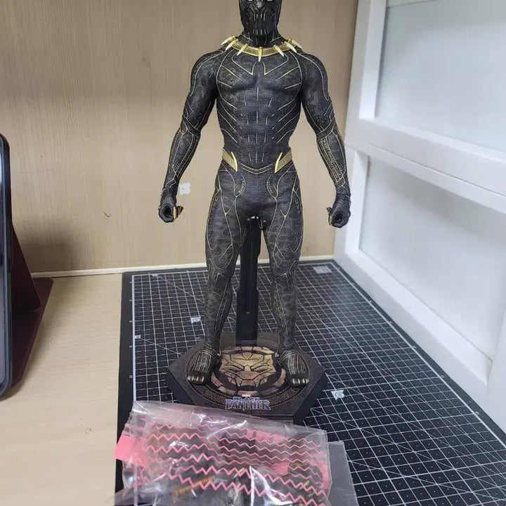 [BUNJANG] Hot Toys Killmonger Figure / 핫토이 블랙팬서 킬몽거 (박스 X)
