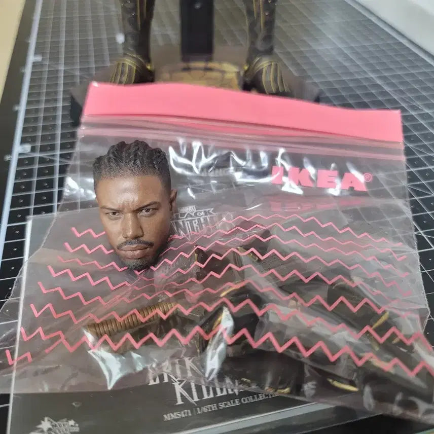 [BUNJANG] Hot Toys Killmonger Figure / 핫토이 블랙팬서 킬몽거 (박스 X)