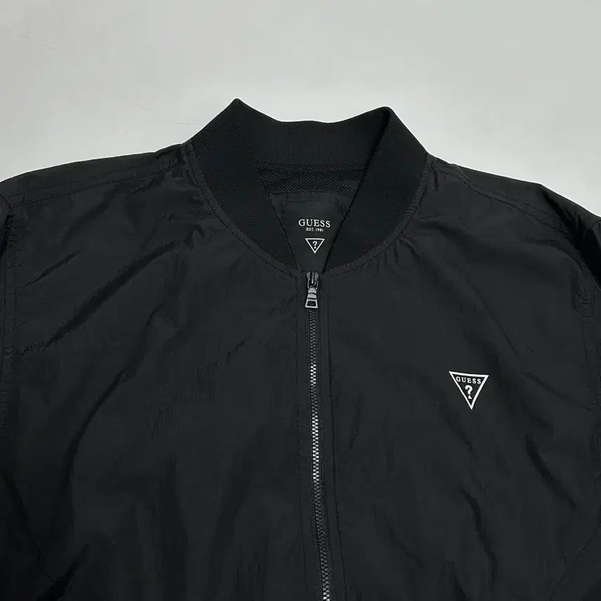 [BUNJANG] Guess Lightweight Bomber Windbreaker Jacket / 게스 경량 봄버 바람막이 자켓