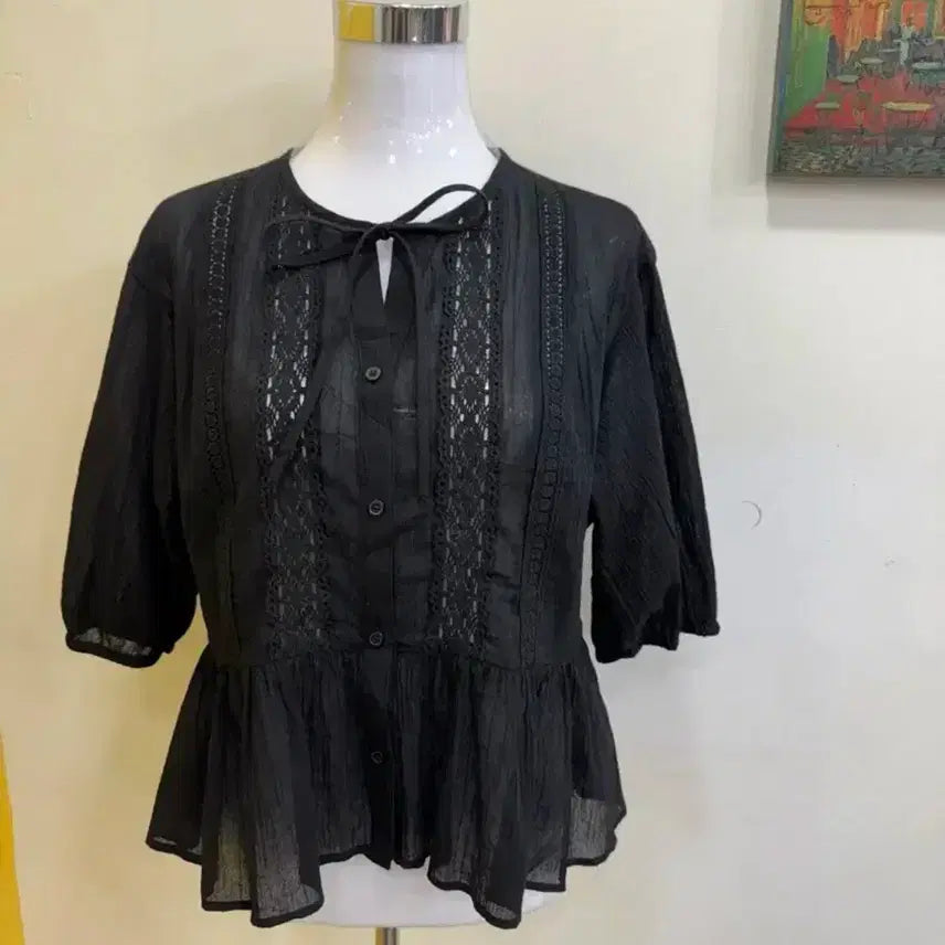 [BUNJANG] GU Lace Ribbon Blouse / GU 리본넥 레이스 블라우스/블랙 XL/여리핏 페플럼/하객룩 데이트룩