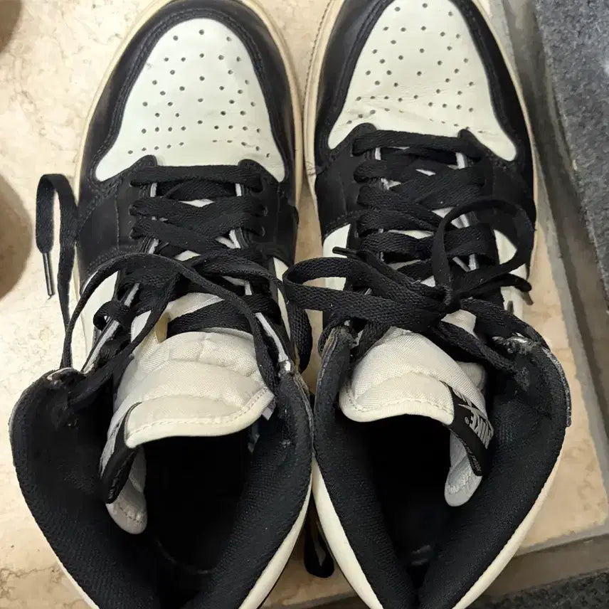 [BUNJANG] Nike Air Jordan 1 Dark Mocha Sneakers / 나이키 조던 1 다크모카 260