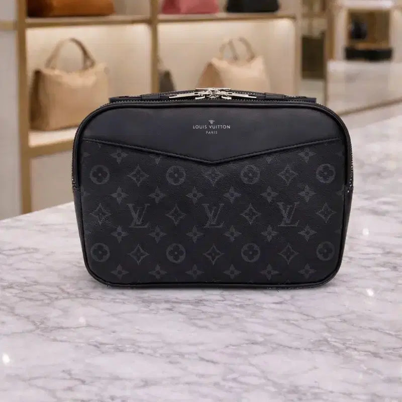 [BUNJANG] Louis Vuitton Explorer Monogram Eclipse Canvas Sling Bag / [S급] 루이비통 범백 익스플로러 판매합니다!!!