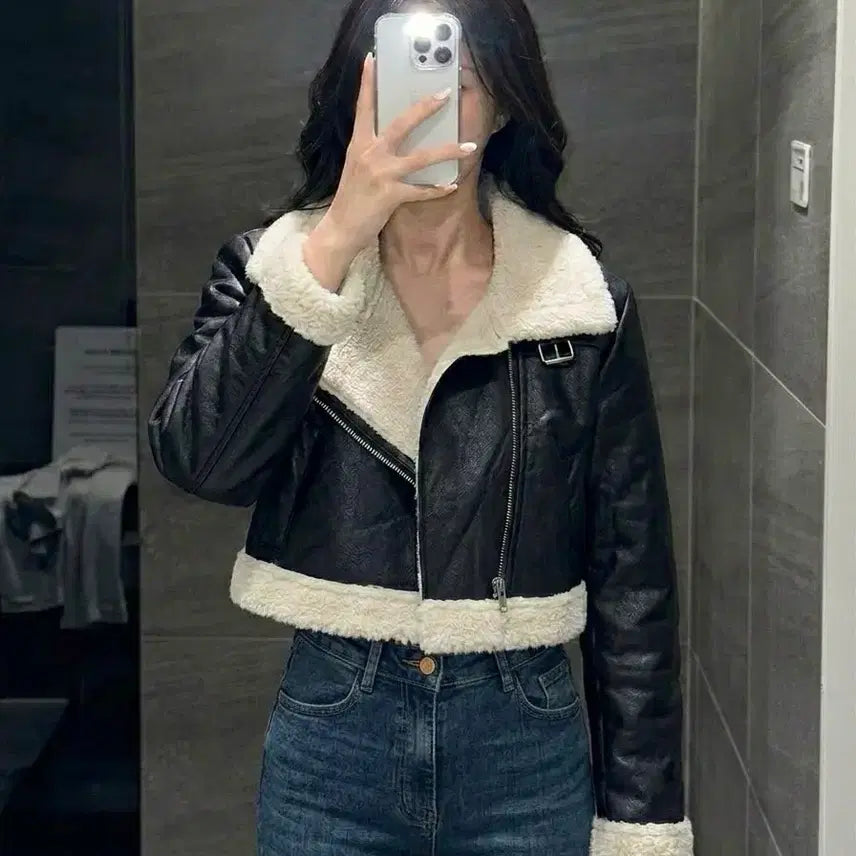 [BUNJANG] Black Cropped Faux Shearling Jacket for Women / 에이블리 블랙 크롭 무스탕 자켓 / 숏자켓
