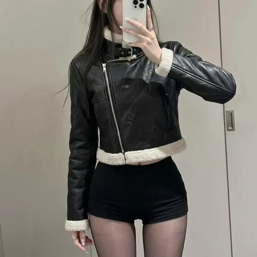[BUNJANG] Black Cropped Faux Shearling Jacket for Women / 에이블리 블랙 크롭 무스탕 자켓 / 숏자켓