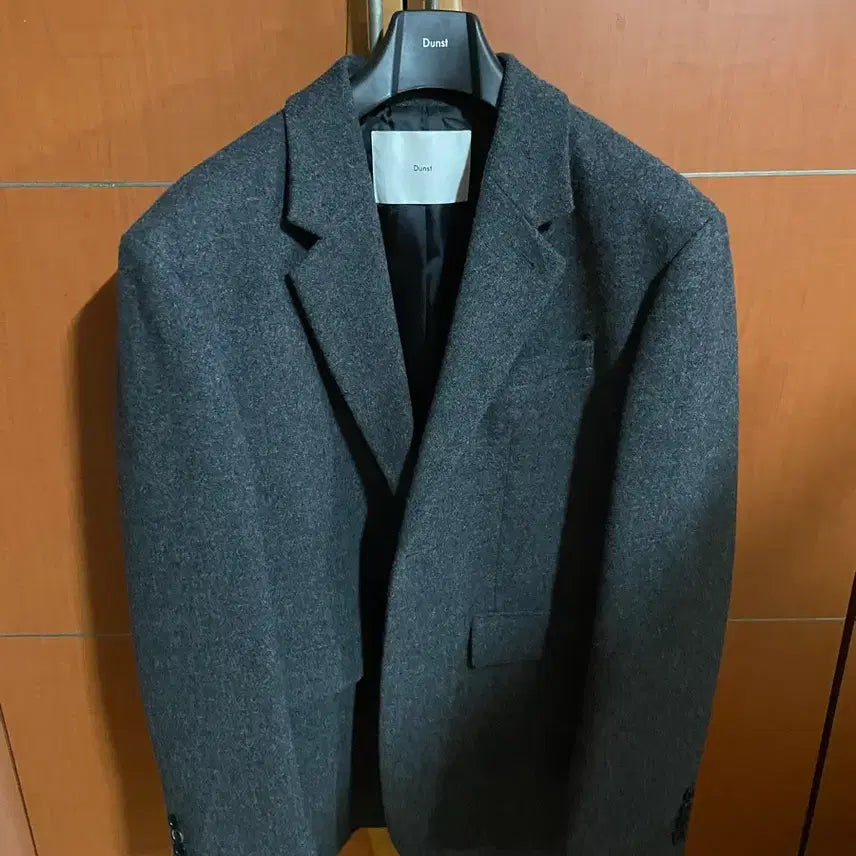 [BUNJANG] Dunst Two-Button Wool Blazer / 던스트 투버튼 울 블레이져 2컬러 팝니다