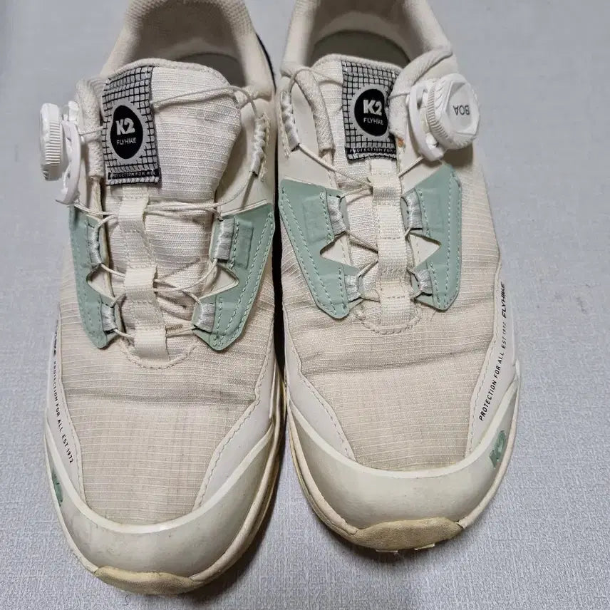 [SOLD OUT] 250  K2 플라이하이크 등산화 아이보리 여성용