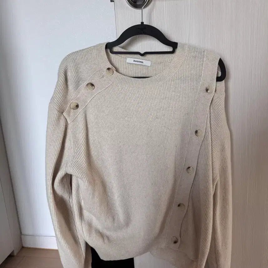 [BUNJANG] Diagonal Wool Button Knit / 다이애그널 울 버튼 니트