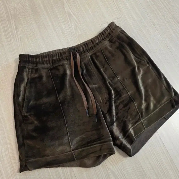 [BUNJANG] Tom Ford Velour Shorts / 톰포드 벨루어 숏팬츠
