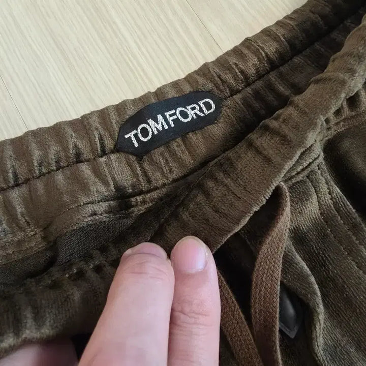 [BUNJANG] Tom Ford Velour Shorts / 톰포드 벨루어 숏팬츠