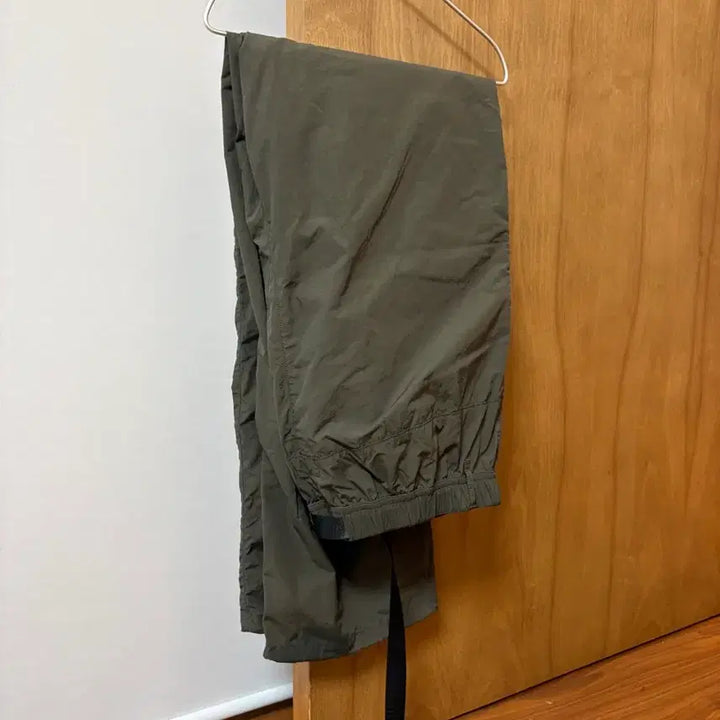 [BUNJANG] Moif SS25 Uniform Pants Olive Size 1 / 모이프 [SS25] 유니폼 팬츠 / 올리브 / Size 1