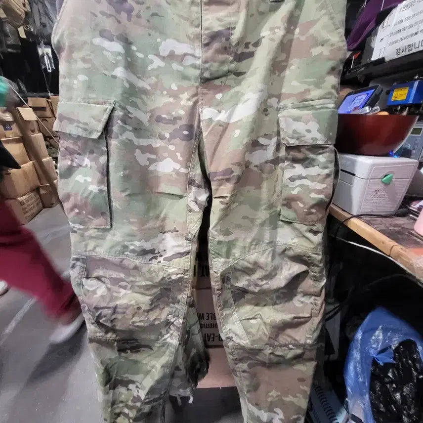 [BUNJANG] Camo Pants (Large) Regular Fit / 카모 바지 Large 레귤러 (35~39인치)