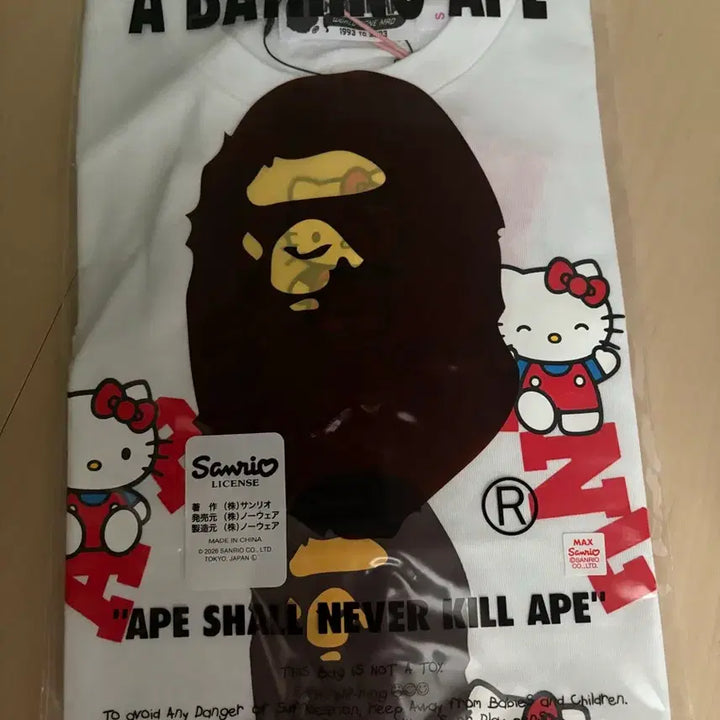 [BUNJANG] BAPE Sanrio Hello Kitty Collaboration T-shirt White S / 산리오 X 베이프 헬로키티 콜라보 티셔츠 화이트 S