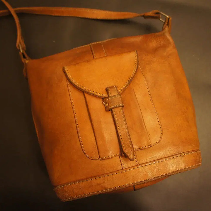 [BUNJANG] Vintage Leather Crossbody Bag / 7018 크로스가방 크로스백 가죽백 가죽가방 빈티지가방 여성가방 남자백