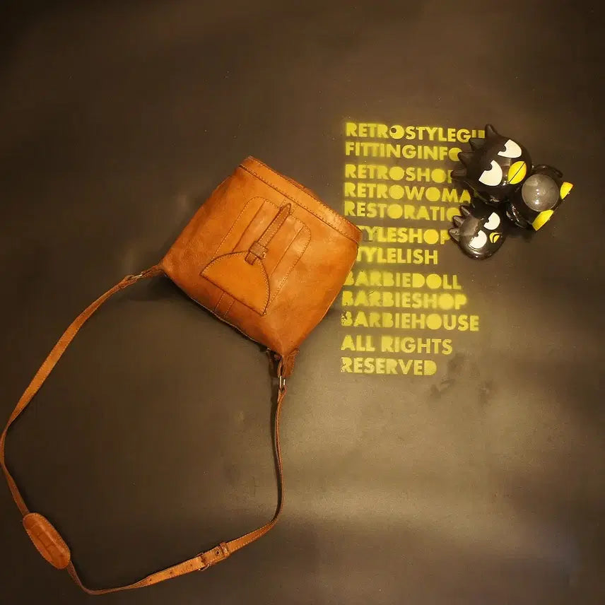 [BUNJANG] Vintage Leather Crossbody Bag / 7018 크로스가방 크로스백 가죽백 가죽가방 빈티지가방 여성가방 남자백