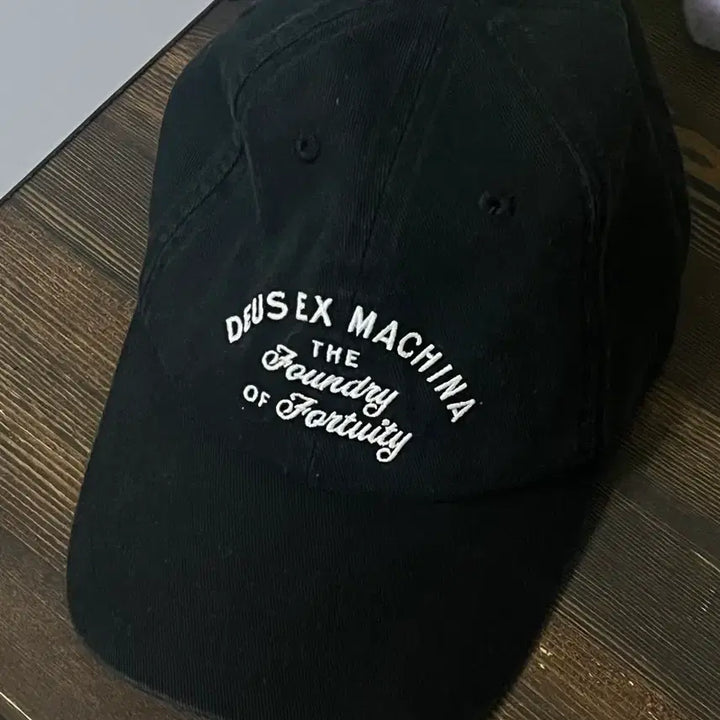 [BUNJANG] Deus Ex Machina Baseball Cap / 데우스 엑스 마키나 모자(거의 새 것)