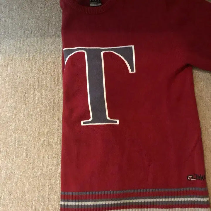 [BUNJANG] Teket T Logo Loose Fit Knit Red / 테켓 T 로고 루즈핏 니트 레드