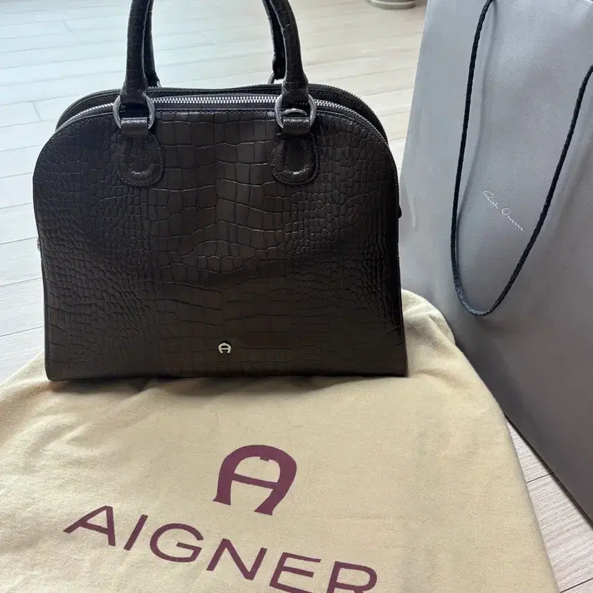 [BUNJANG] Aigner Brown Leather Tote Bag / aigner 아이그너 브라운 가죽도트백 1-2회착