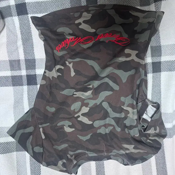 [SOLD OUT] 2000아카이브스 카모 베이비 티셔츠