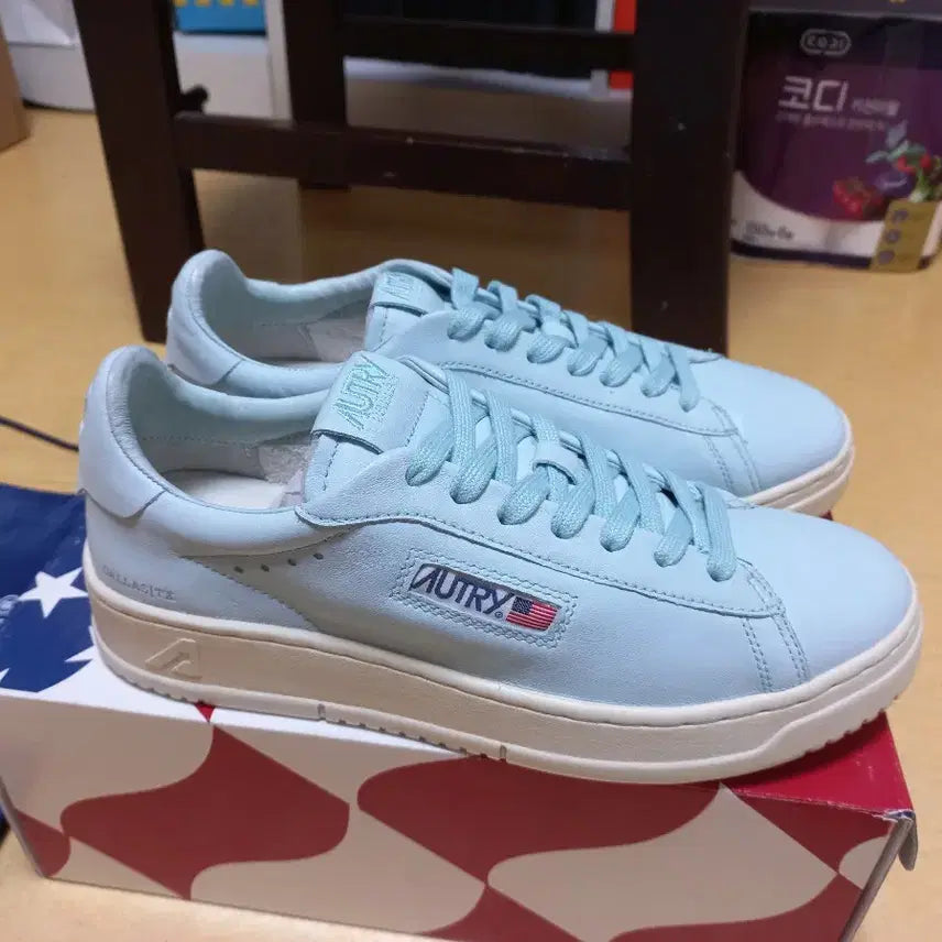 [BUNJANG] Autry Dallas Sky Blue Sneakers / [260] 오트리 달라스 스카이블루 41사이즈 새상품