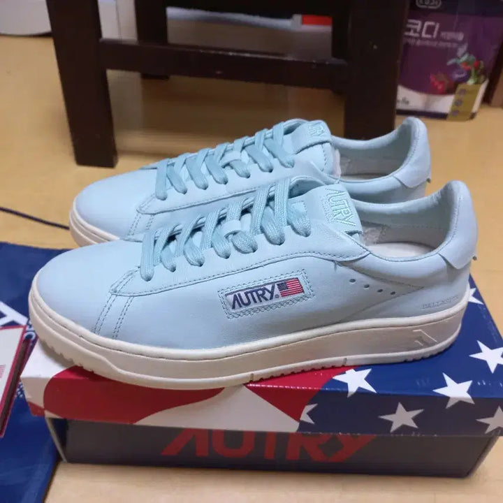 [BUNJANG] Autry Dallas Sky Blue Sneakers / [260] 오트리 달라스 스카이블루 41사이즈 새상품