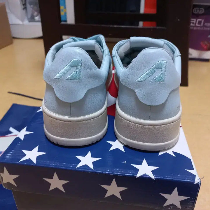 [BUNJANG] Autry Dallas Sky Blue Sneakers / [260] 오트리 달라스 스카이블루 41사이즈 새상품