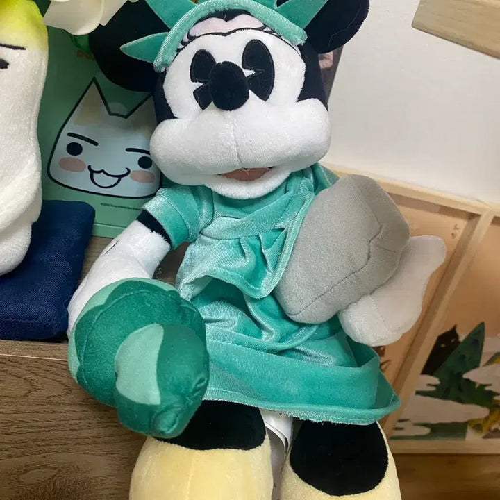 [BUNJANG] Disney Mickey Mouse Statue of Liberty Mini Figure / 자유의여신상 미니 인형 디즈니