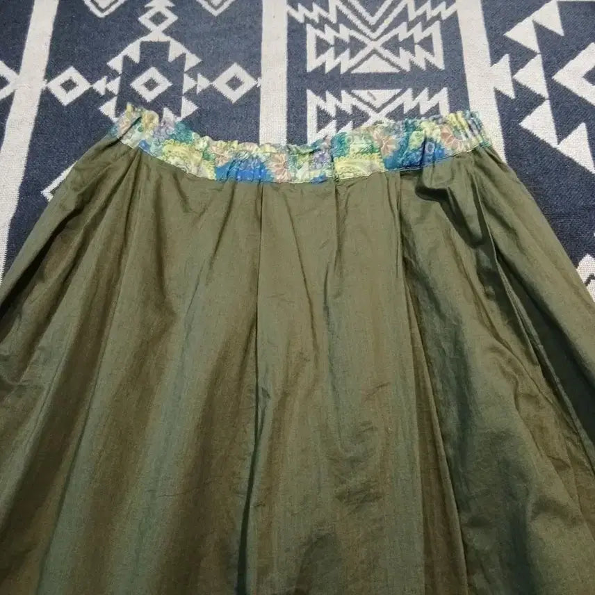 [BUNJANG] TITICACA JP Khaki Ethnic Flower Pattern Maxi Skirt / TITICACA 티티카카 JP 카키 에스닉 플라워 패턴 밴딩 히피 모리