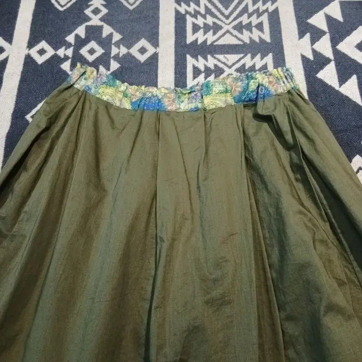 [BUNJANG] TITICACA JP Khaki Ethnic Flower Pattern Maxi Skirt / TITICACA 티티카카 JP 카키 에스닉 플라워 패턴 밴딩 히피 모리