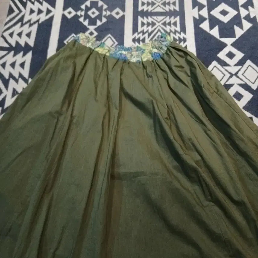 [BUNJANG] TITICACA JP Khaki Ethnic Flower Pattern Maxi Skirt / TITICACA 티티카카 JP 카키 에스닉 플라워 패턴 밴딩 히피 모리