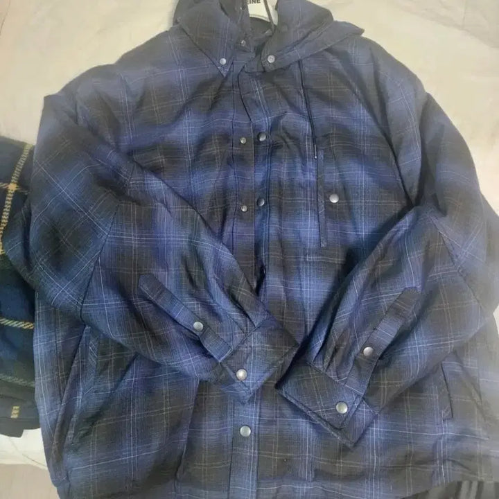 [BUNJANG] Allen Check Hooded Padded Jacket / 알렌느 체크 휴드 셔츠 패디드 자켓 1