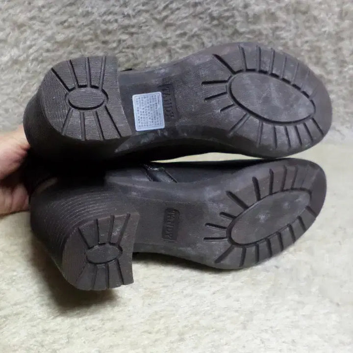 [BUNJANG] Tandy Walker Boots Brown / 후루룩구제 240 탠디 워커 부츠 굽7 밤색 중고 신발