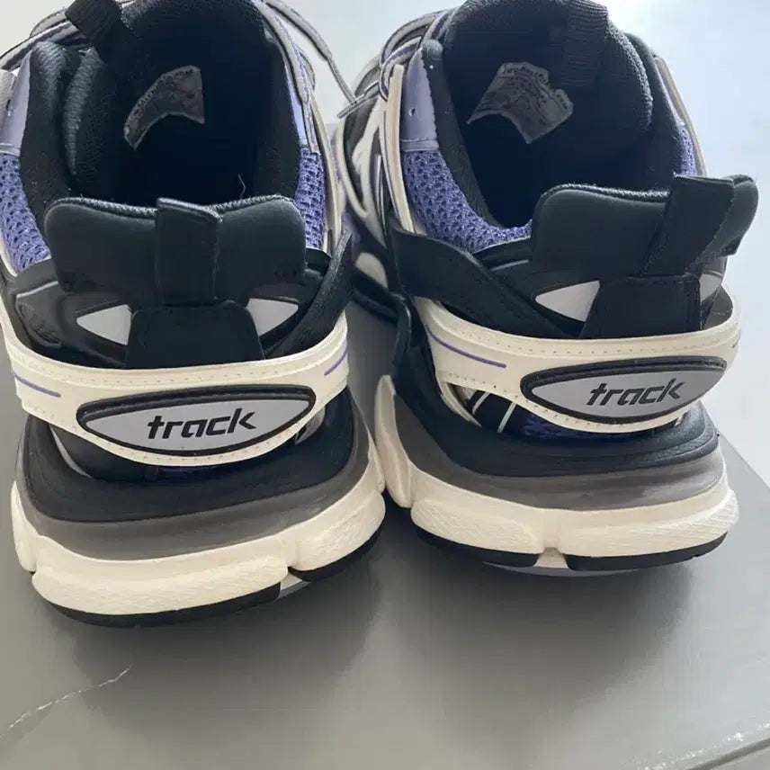 [SOLD OUT] 발렌시아가 트랙 스니커즈 퍼플/화이트 38사이즈