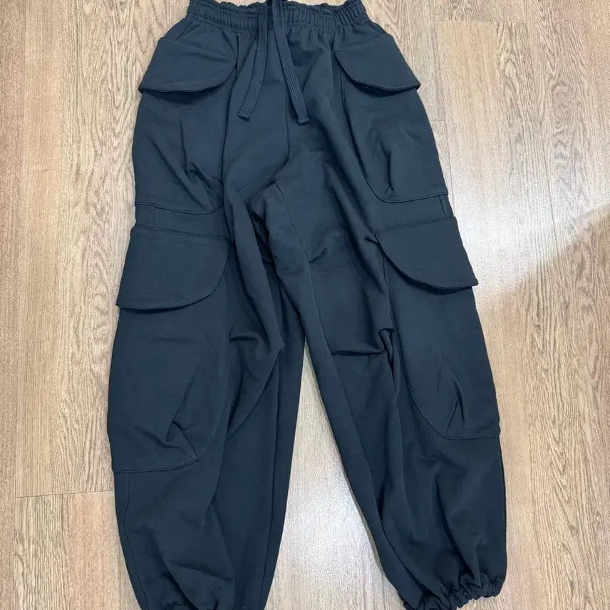 [BUNJANG] Black Wide Cargo Jogger Training Pants / 블랙 와이드 카고 조거 트레이닝 팬츠