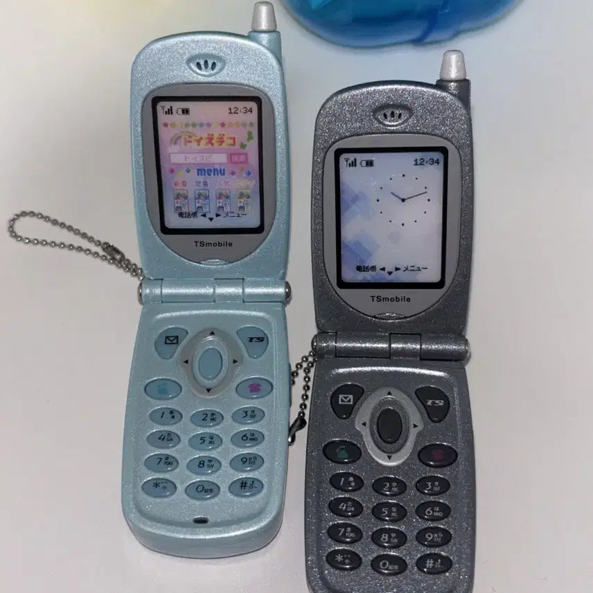 [BUNJANG] Retro Mini Phone Recorder Keychain / (블랙) 폴더폰 녹음 키링 전남친 키링 가챠 레트로 녹음 휴대폰 전화기