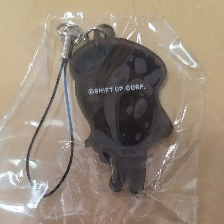 [BUNJANG] NIKKE Raphi Rubber Strap Keychain / 니케 라피 러버스트랩  키링