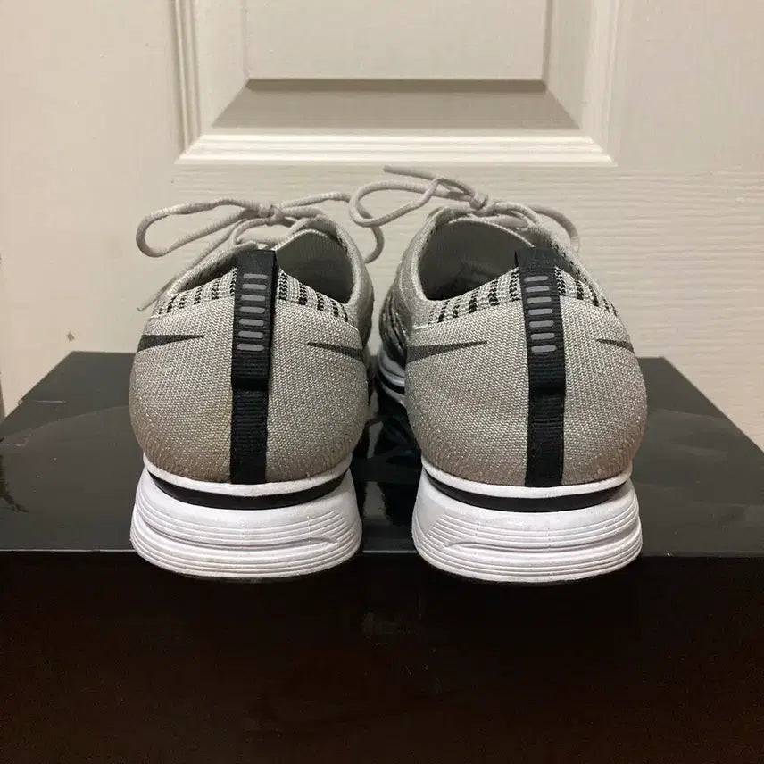 [BUNJANG] Nike Flyknit Trainer Pale Grey Running Shoes (260mm) / (260)나이키 플라이니트 트레이너 페일그레이/러닝조던포스덩크