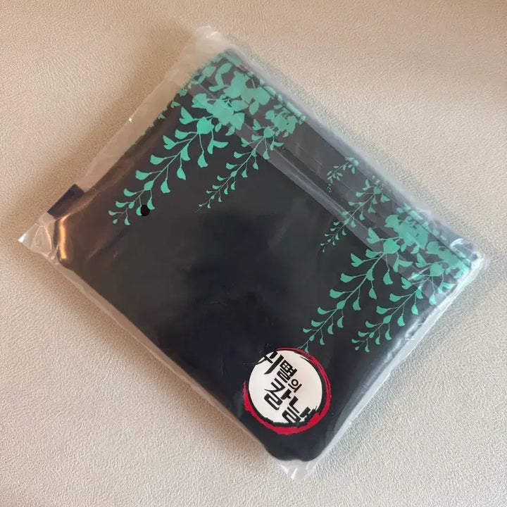 [BUNJANG] Mediheal Demon Slayer Tanjiro Pouch / 메디힐 귀멸의 칼날 탄지로 파우치