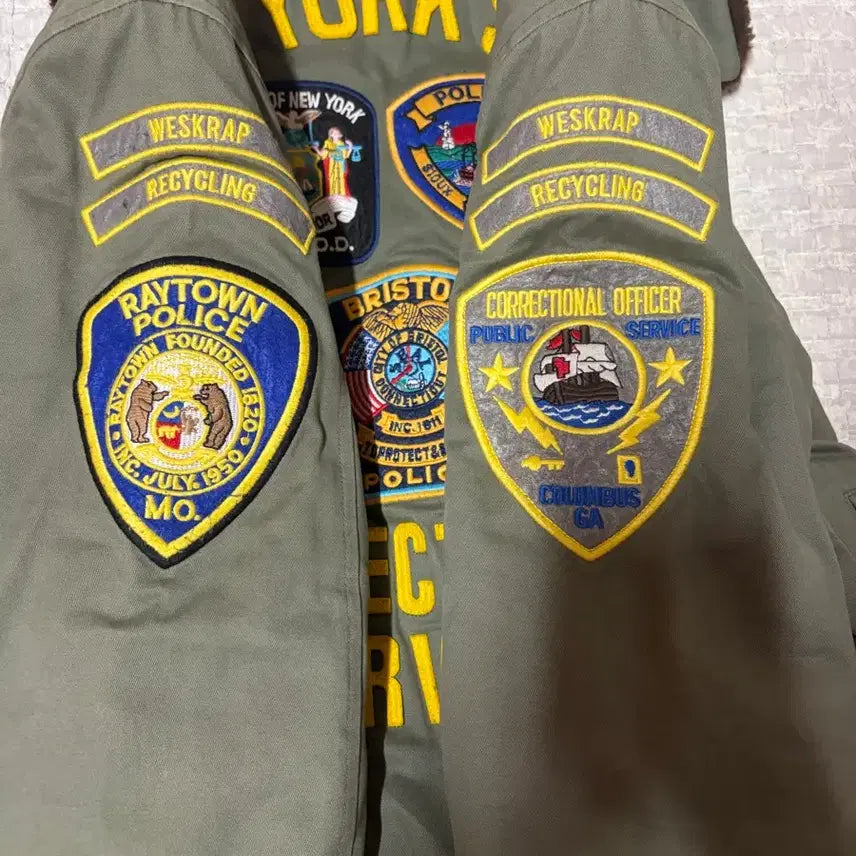 [BUNJANG] Vintage Bomber Jacket / 빈티지 스티커 봄버 자켓