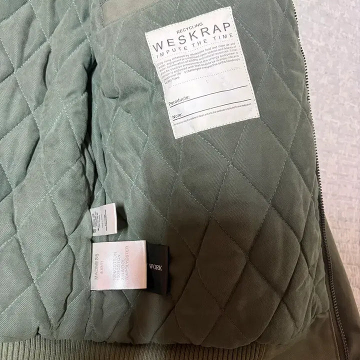 [BUNJANG] Vintage Bomber Jacket / 빈티지 스티커 봄버 자켓