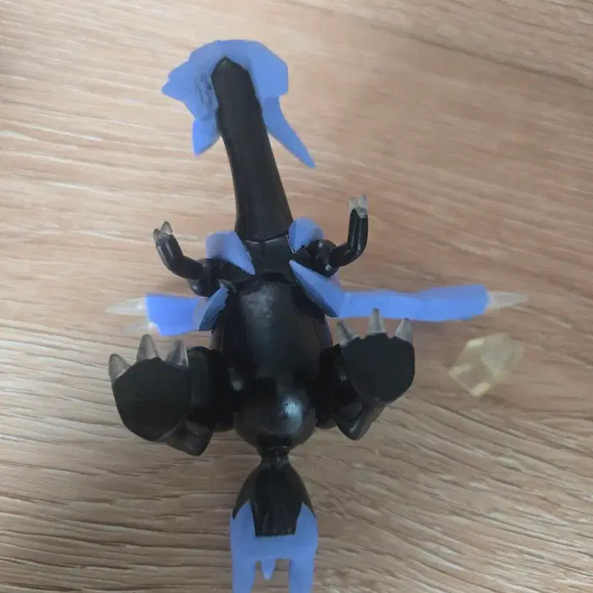 [BUNJANG] Pokemon Kyurem Figure / (20일까지만 판매)이로치 큐레무 포켓몬 입체도감 피규어