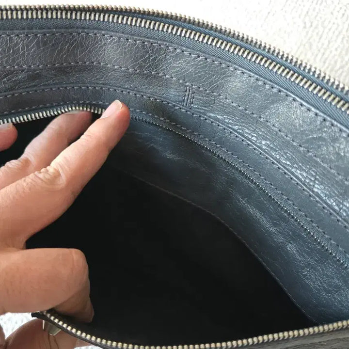 [BUNJANG] Balenciaga Clip Leather Clutch Bag / 발렌시아가 클립 가죽 클러치백