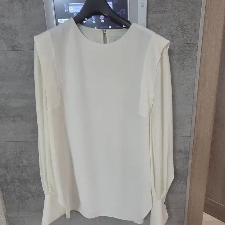 [BUNJANG] NilbyP Ivory Blouse / 닐바이피 블라우스