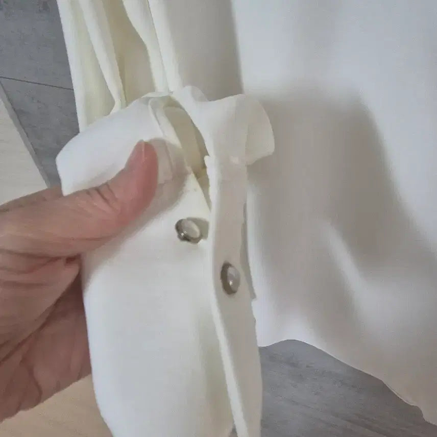 [BUNJANG] NilbyP Ivory Blouse / 닐바이피 블라우스