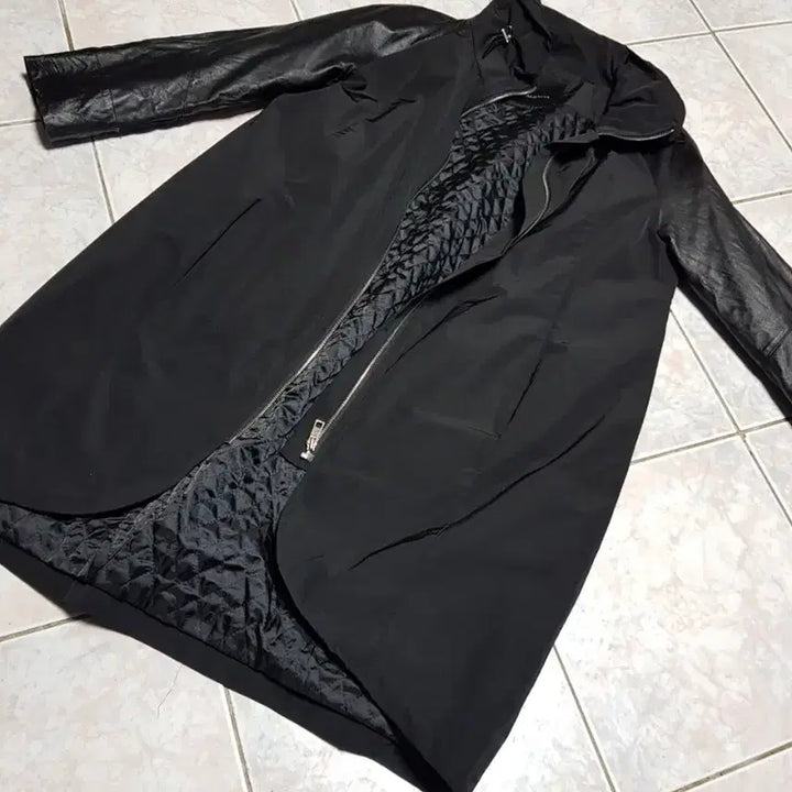 [BUNJANG] VALENCIA Leather Accented Collar String Coat / 발렌시아 VALENCIA 가죽 배색 카라스트링 코트