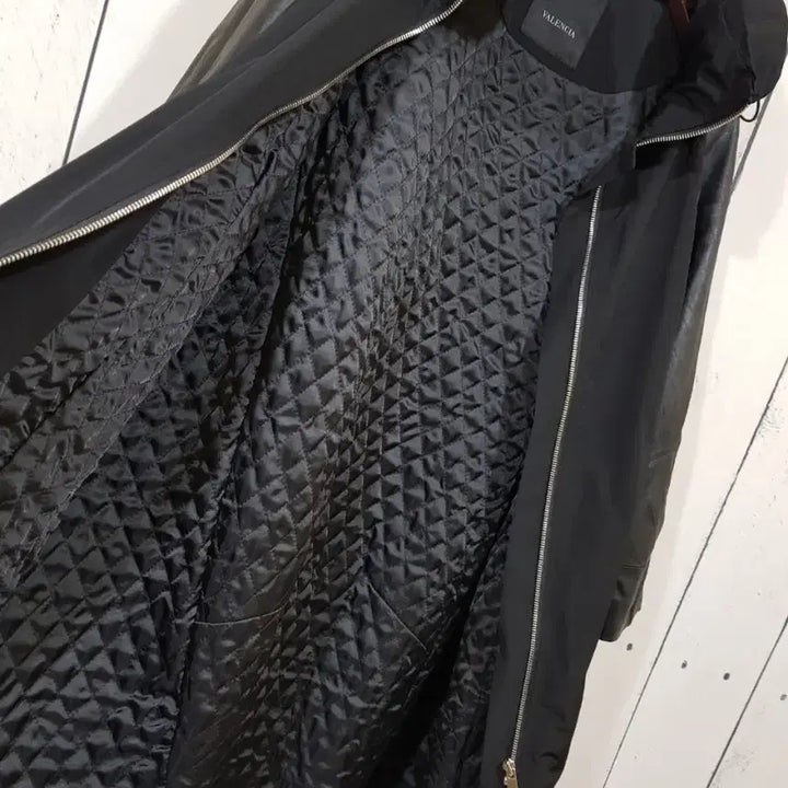 [BUNJANG] VALENCIA Leather Accented Collar String Coat / 발렌시아 VALENCIA 가죽 배색 카라스트링 코트