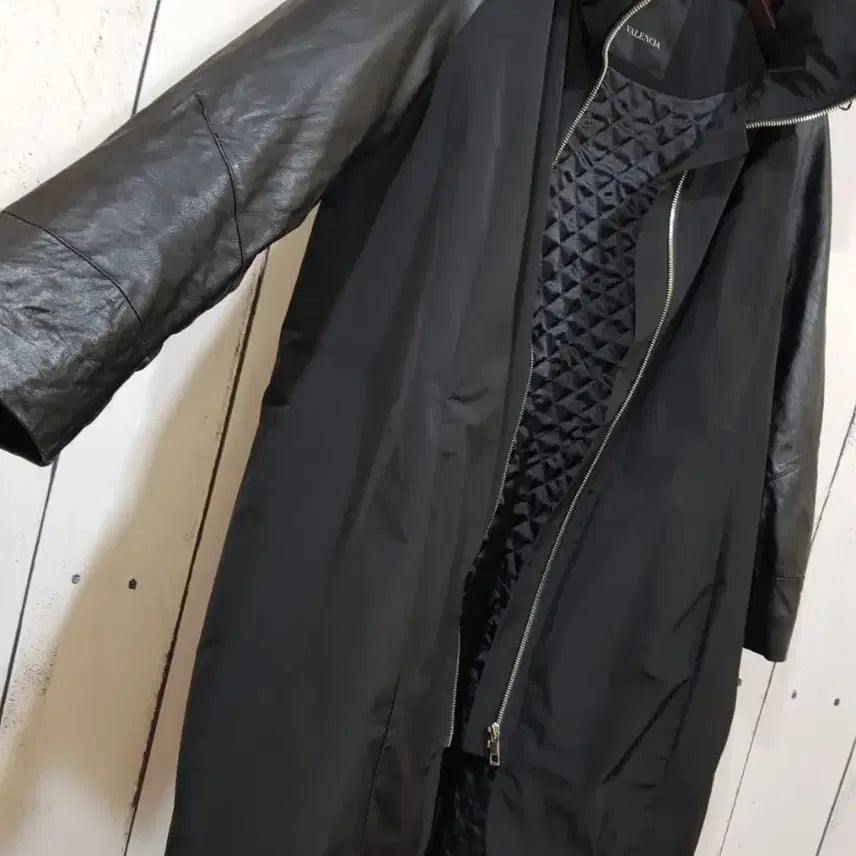 [BUNJANG] VALENCIA Leather Accented Collar String Coat / 발렌시아 VALENCIA 가죽 배색 카라스트링 코트